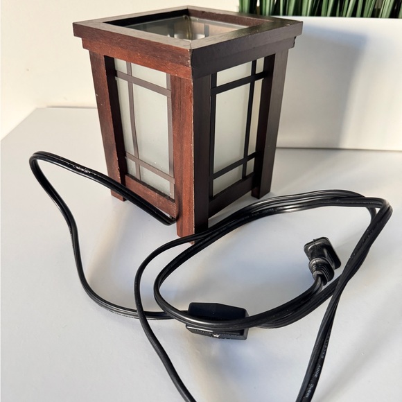 Elegant Brown Wooden Lantern - Picture 5 of 5